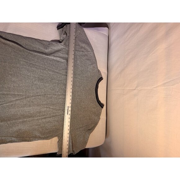 Vintage Disneyland Mickey Mouse V-Neck Ringer T-Shirt Gray XL Disney - Picture 6 of 9